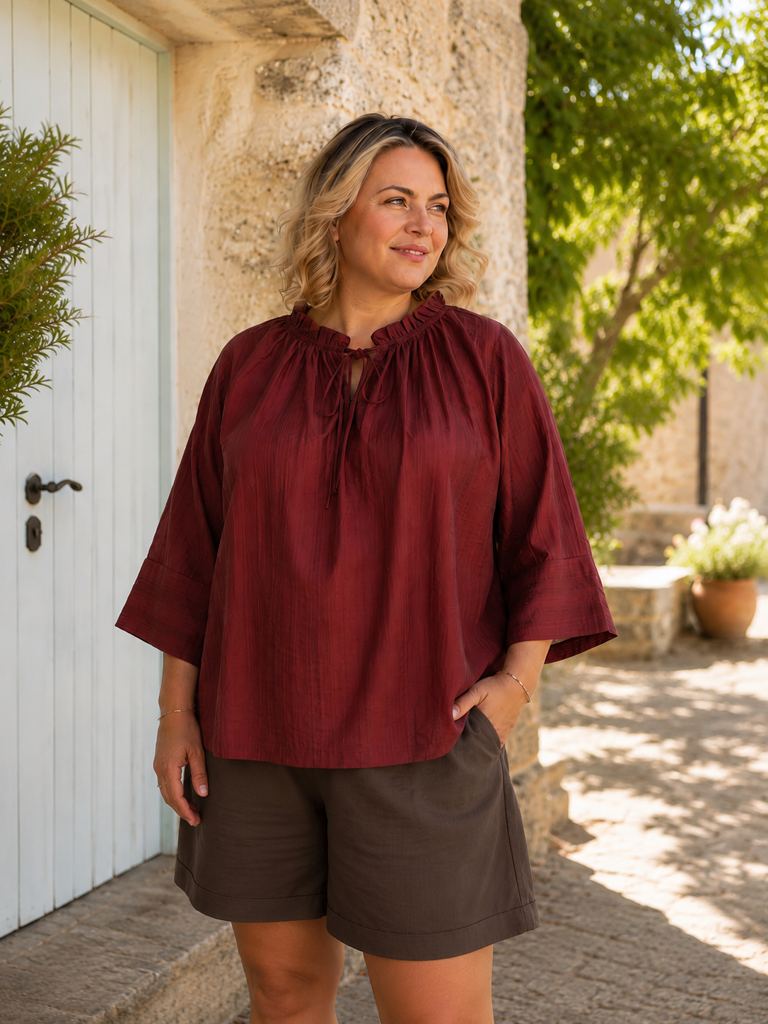 Aimi plussize bluse fra wasabi 3 flotte farver 44/58 plussize størrelse billed er ai generet.
