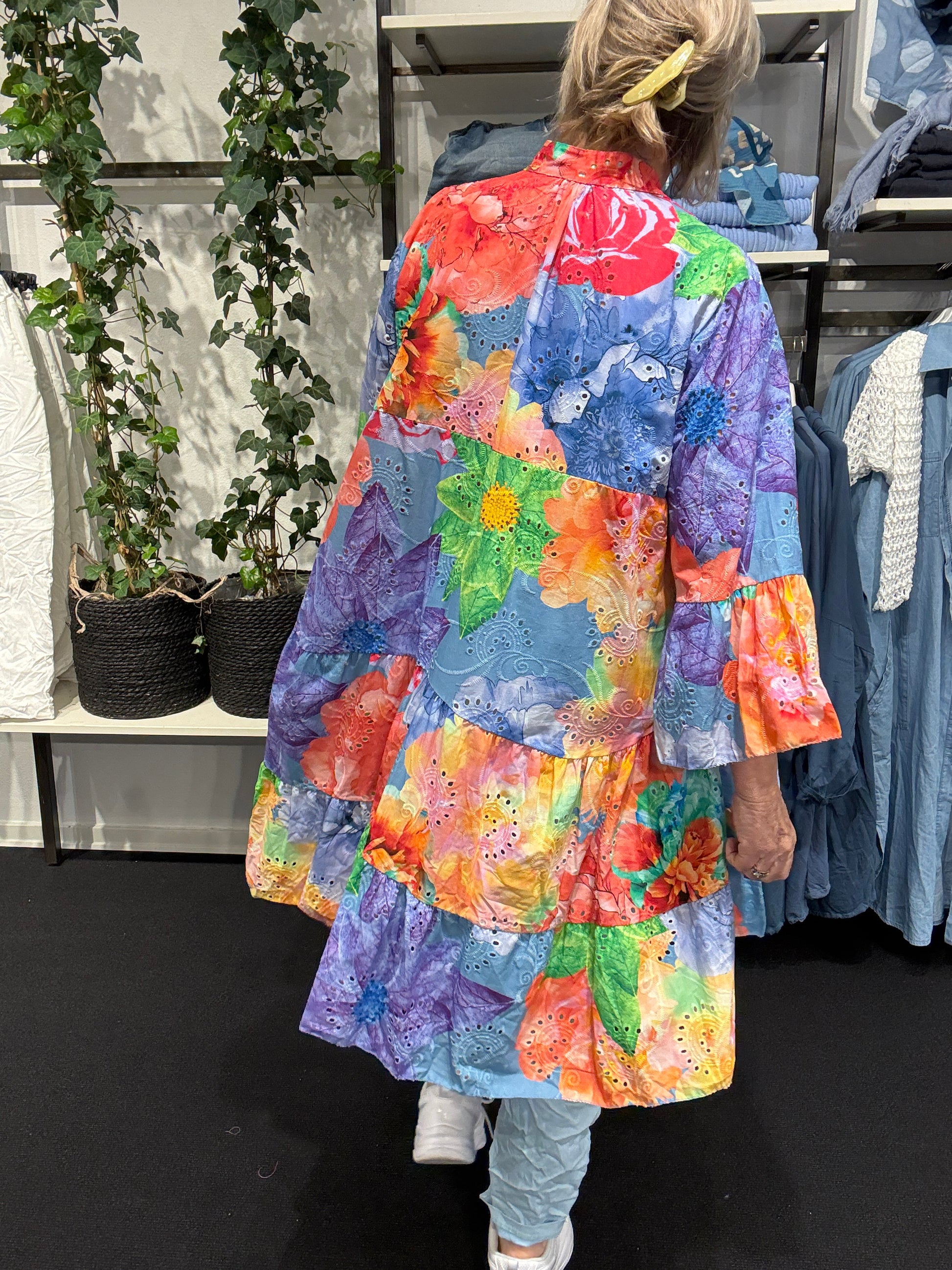 color tunika i flotte farver som er til pluspiger fra sigensgaard.dk