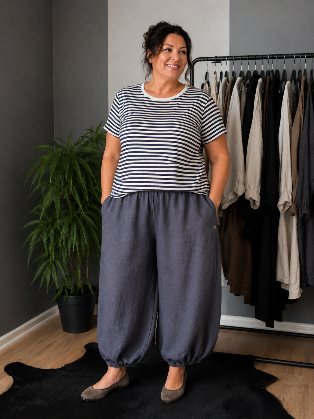 Den perfekte stumpebuks i hør til plus size kroppen. Den kan bruges året rundt, og så findes den i mange forskellige farver.