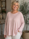 
Ebba plus size strik i lys rosa fra Sigensgaard. Blød, oversized strik med afslappet pasform, lange ærmer og komfortabel kvalitet. Findes i mange farver. Produktbilledet er AI-genereret til inspirationsformål.