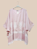 plussize tunika  med lommer og tryk mode til store piger. Her ses den i farven rosa.