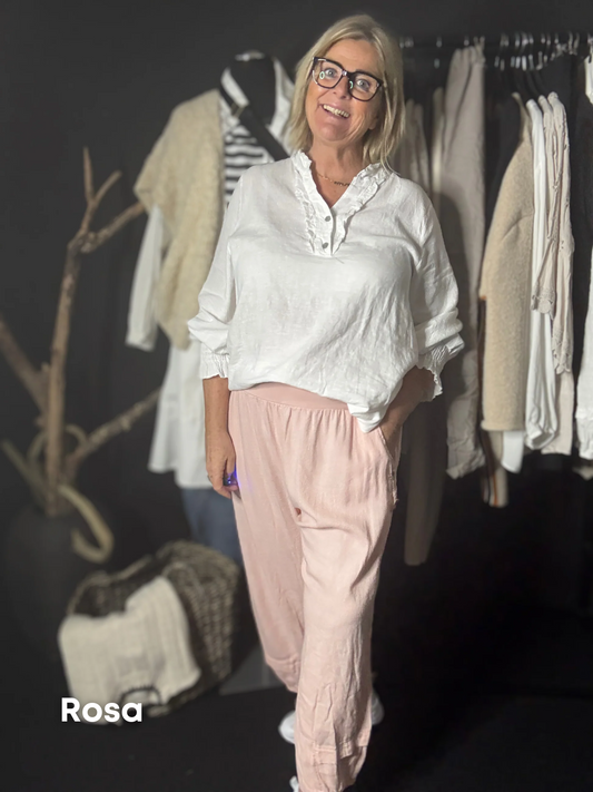Hulda hør/viskose baggy buks som er til pluspigen fra sigensgaard.dk smart baggy buks til store størrelser