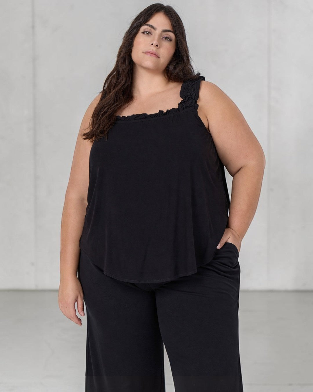 sia 41 plussize top i både honey og sort